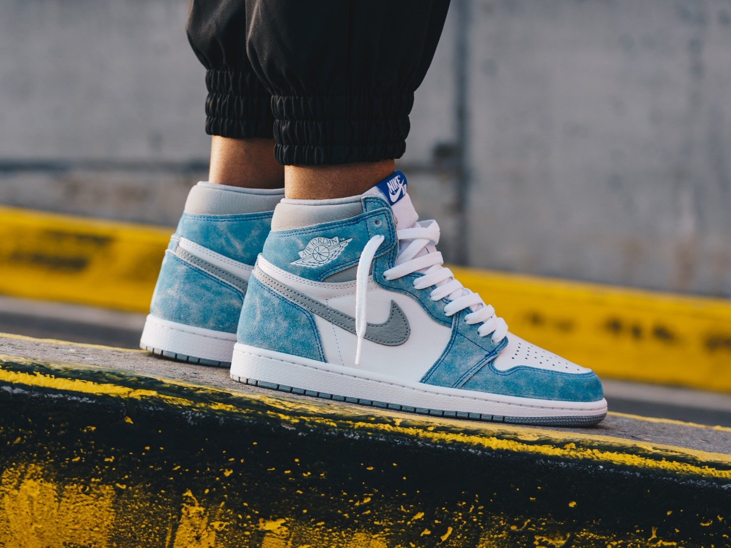 On Feet: adidas x SW Superearth, AJ 1 Hyper Royal, AF 1 Pixel a další
