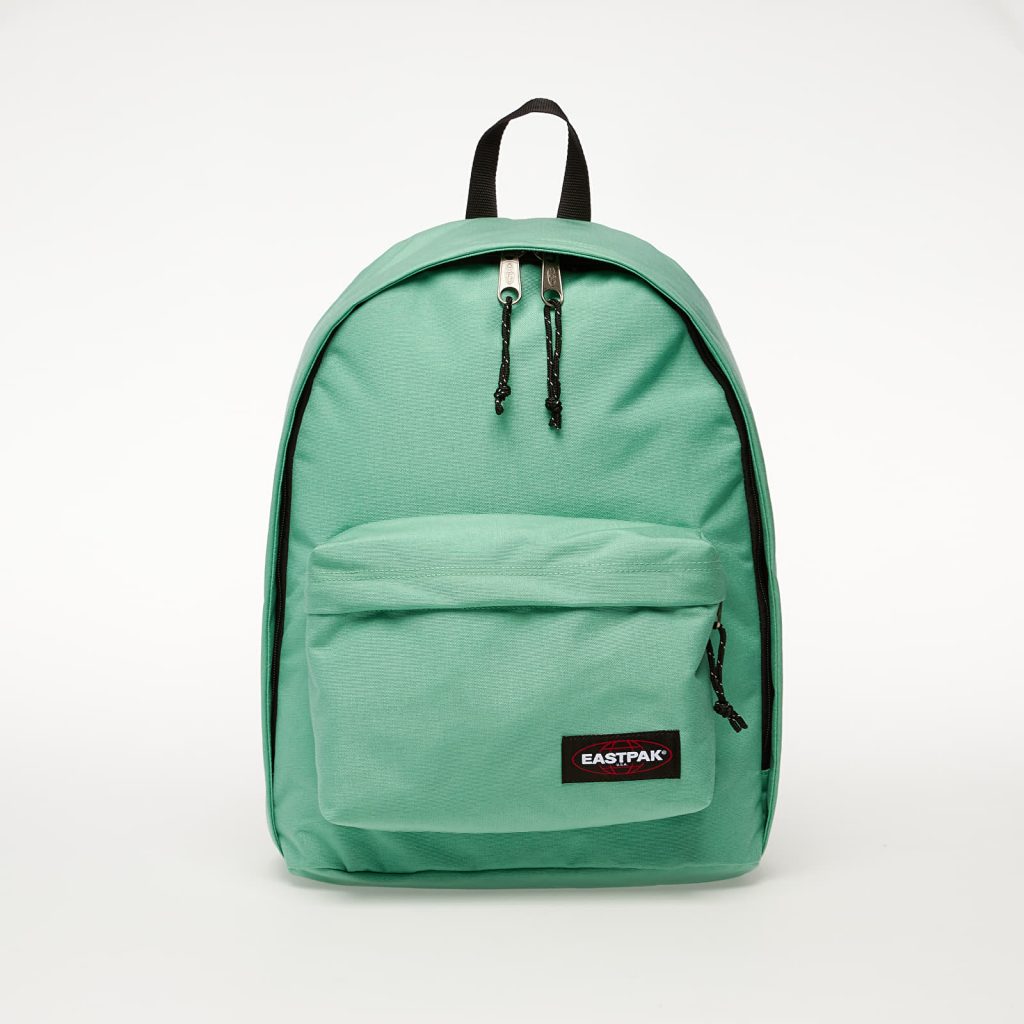 zelený batoh eastpak
